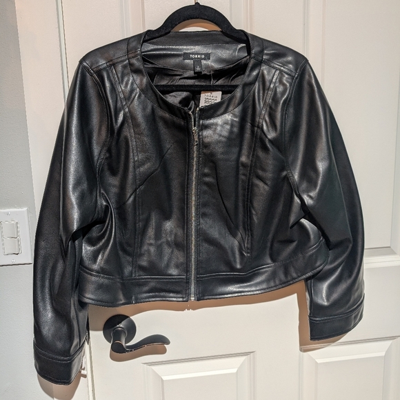 Torrid cropped faux leather jacket - Picture 1 of 3